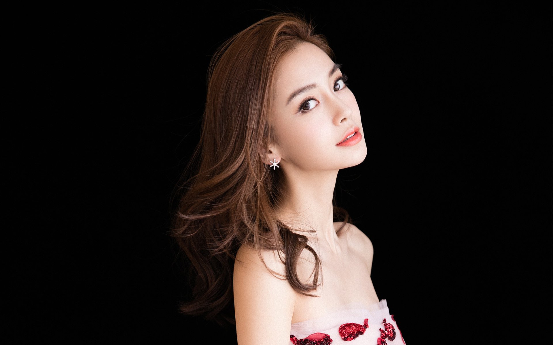 威尔士友谊赛稳稳击败毕尔巴鄂，为英超争冠焦点战注入强心剂