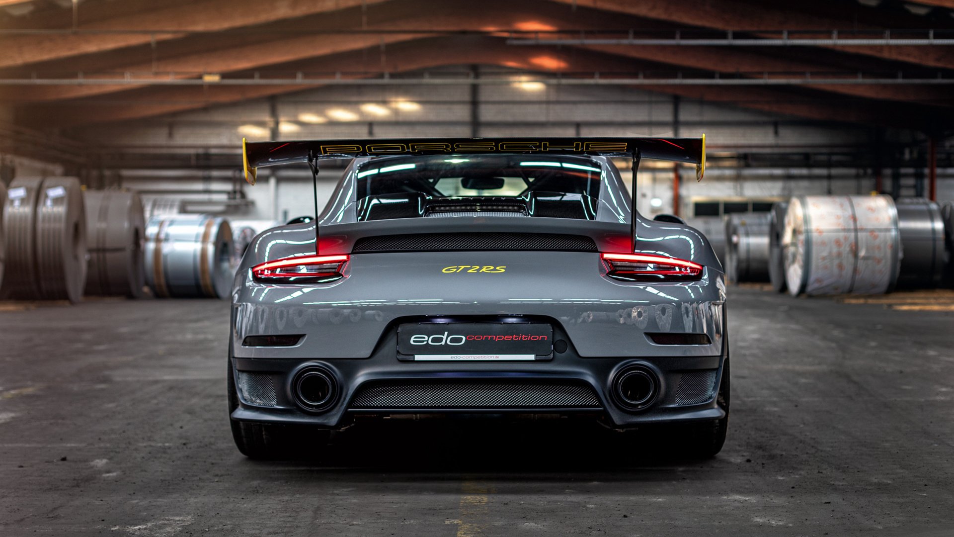 舞台的尺寸,由灵魂的强韧丈量